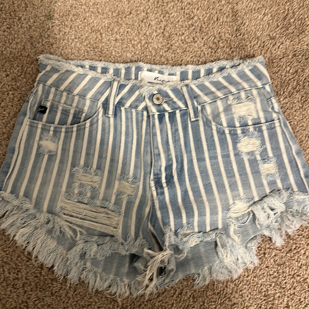 Women’s KanCan jean shorts size small